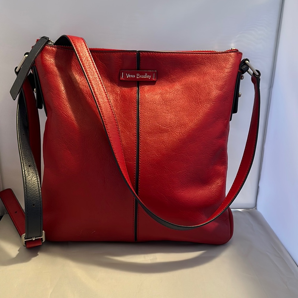 💕🌈💕🌈☀️🌈Vera Bradley Red Leather Bag with Shoulder Strap